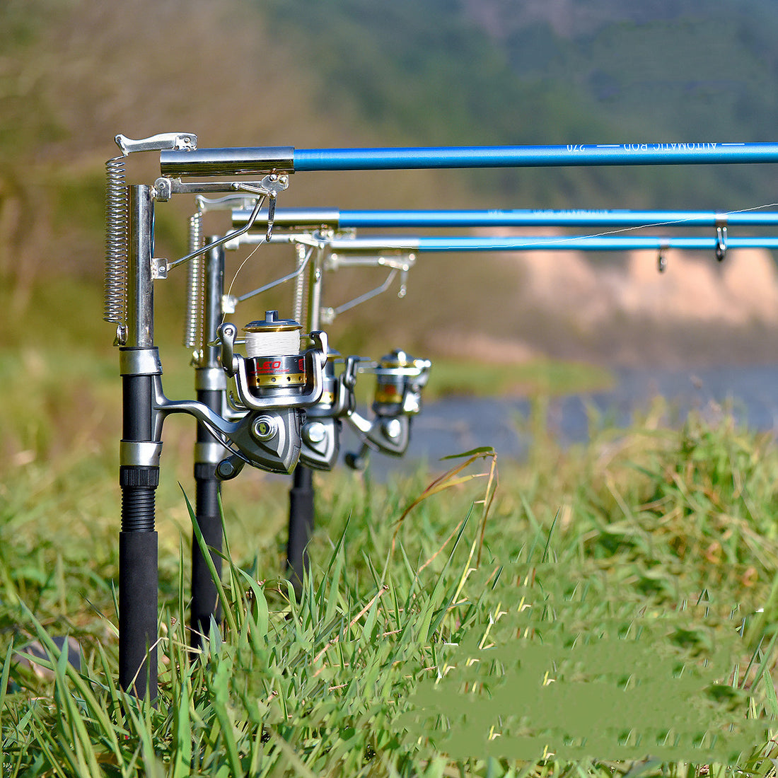 Self-Lifting Fishing Rod And Gear