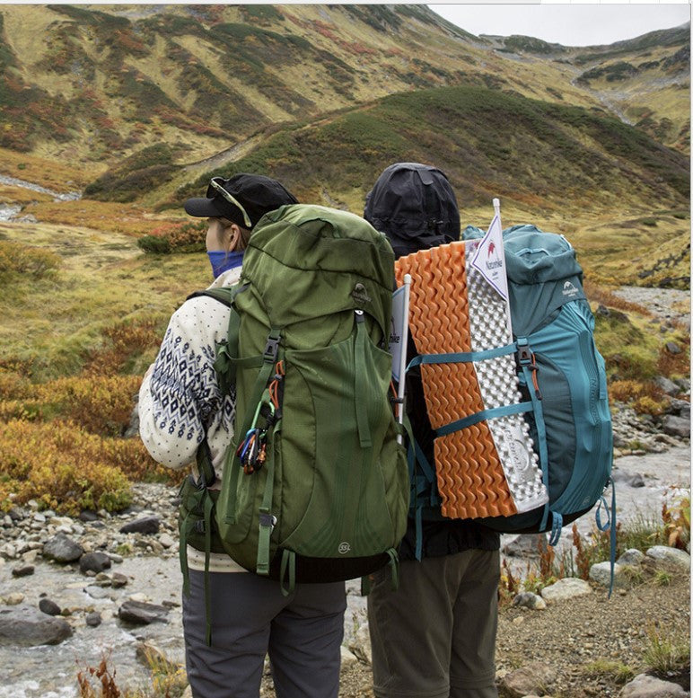 Men’s And Women’s Large Capacity Hiking Backpack